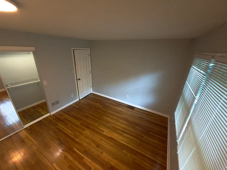392 Riddle Rd #4 — Photo 5