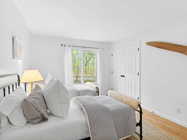 23 Laurel Hill Ln — Photo 8