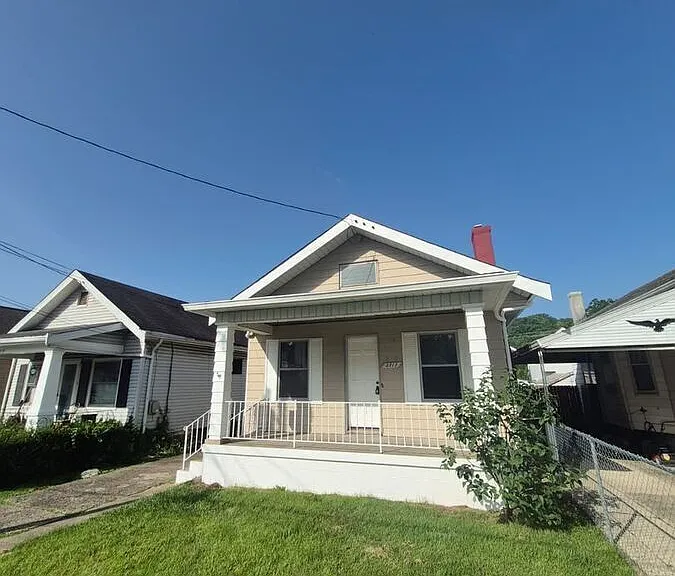 2717 Dakota Ave — Photo 1