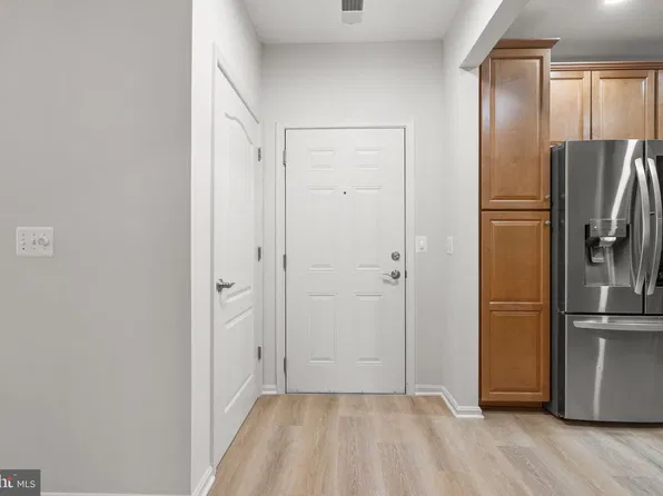 8511 Coltrane Ct Unit 204, Ellicott City, MD 21043