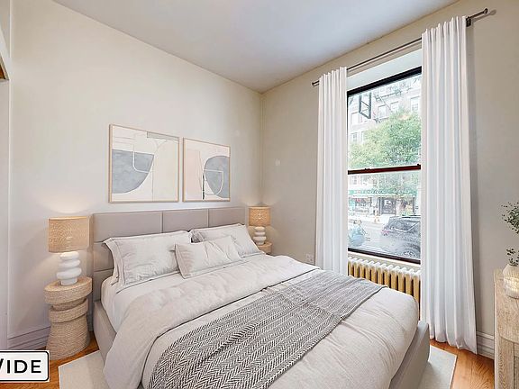 3rd image of 54 W 106th St APT 1B
