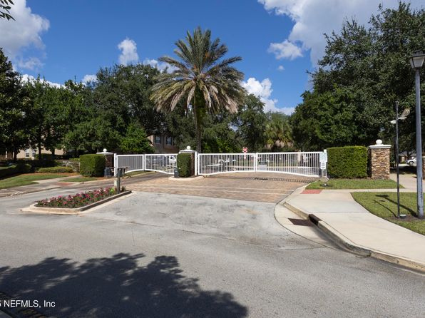 12301 Kernan Forest Blvd APT 207