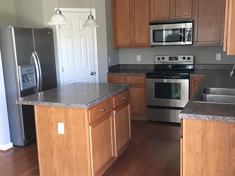 257 Hampshire Downs Dr — Photo 8