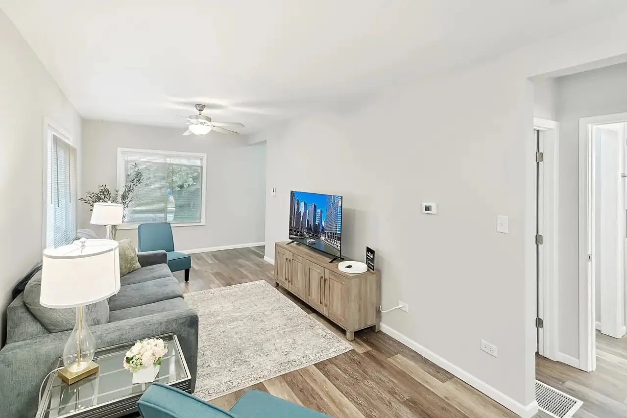 3 bed, 1600 sqft, $3,200 — Photo 1