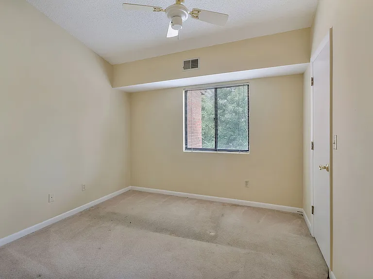 123 Turtle Creek Rd #11 — Photo 8