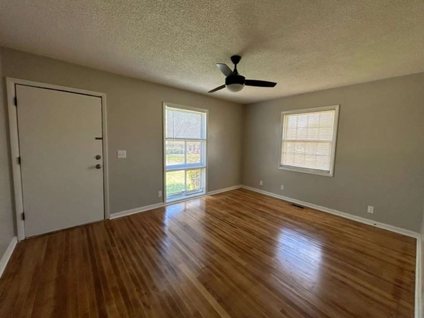 3 Bedrooms | Great Location | Ready to Welcome You Home! — Photo 4