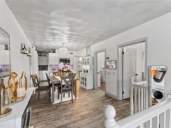 4th image of 384 Juniper St