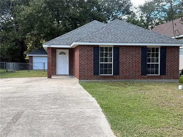 1749 Nellie Dr