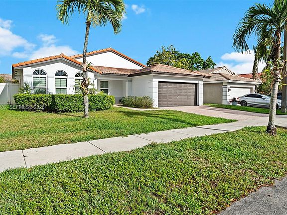 5th image of 2715 SW 137th Ter