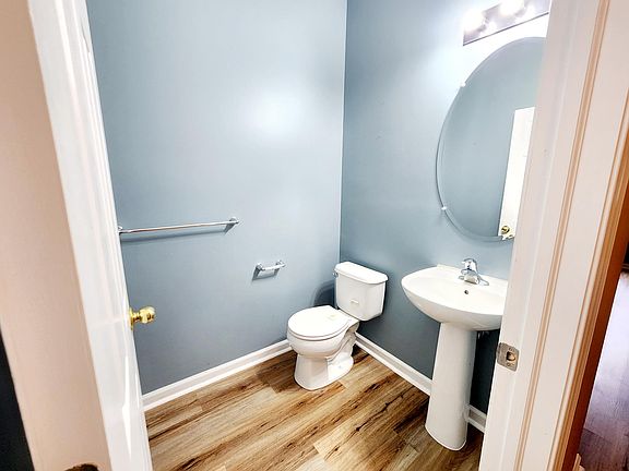 4th image of 1013 King Way