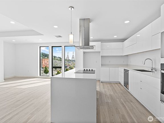 3rd image of 1019 Granary Avenue #412