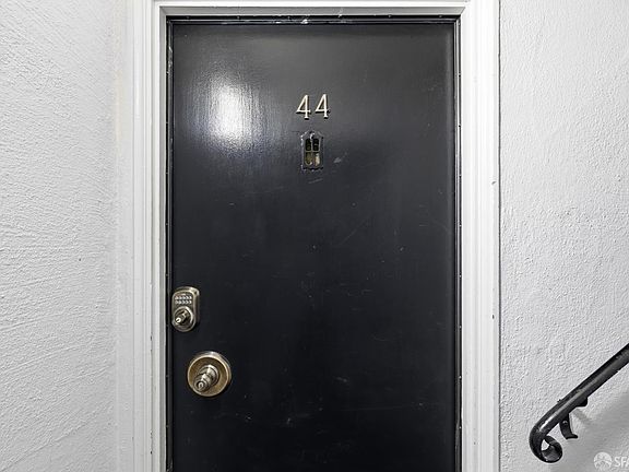4th image of 44 San Antonio Pl