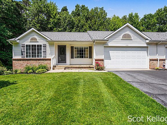 2nd image of 1923 Jack Pine Ct