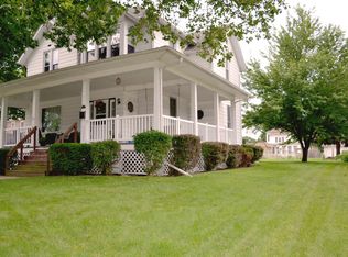 111 E Henderson St, Wyoming, IL 61491