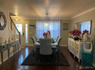 76 Tappen St, Avenel, NJ 07001