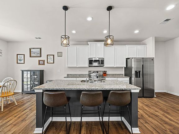 3rd image of 509 Baycraft Ln
