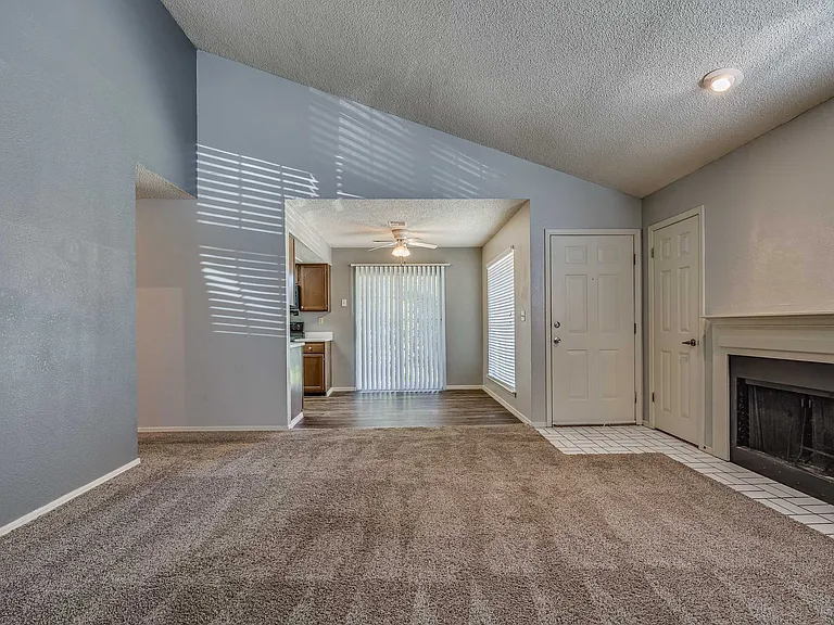Lexington Commons - Living Room & Fireplace