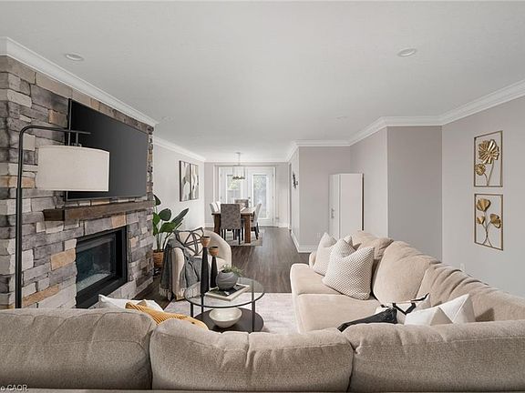 3rd image of 20 San Marino Cres