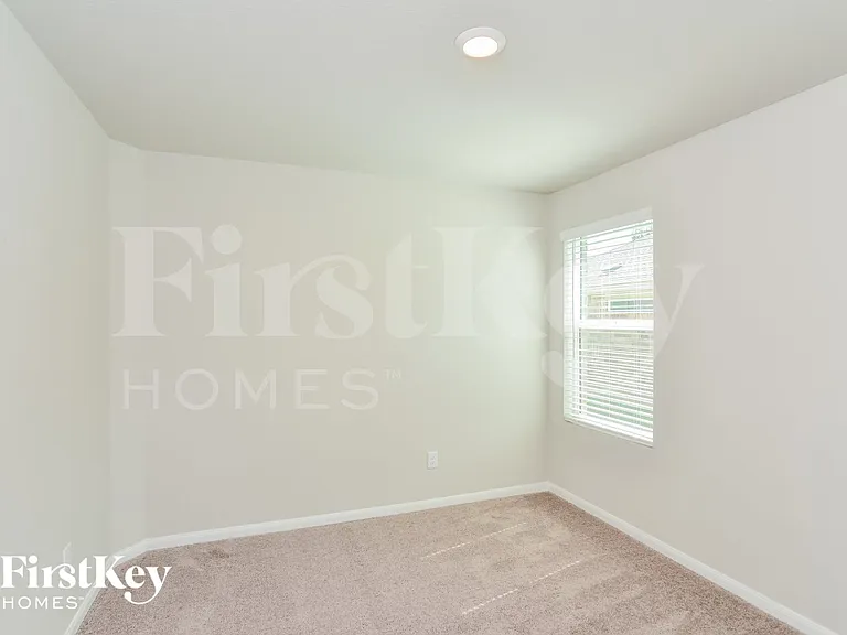 15015 Maskette Ave — Photo 12