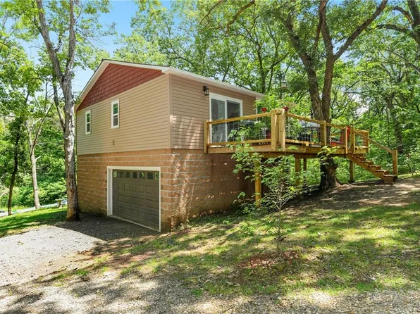 9929 Park Ln, Ozawkie, KS 66070