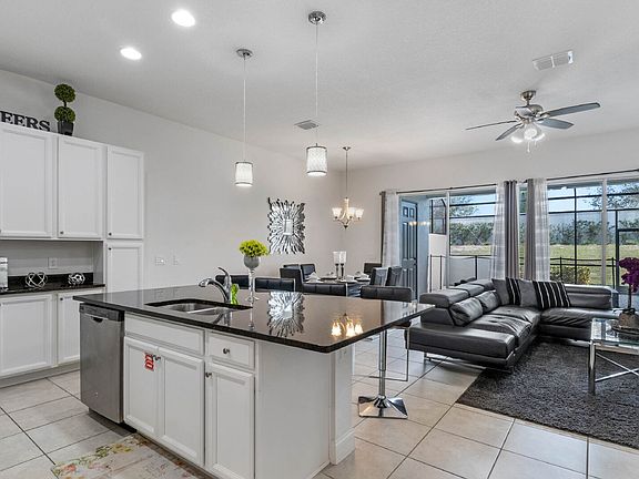 4th image of 290 Captiva Dr