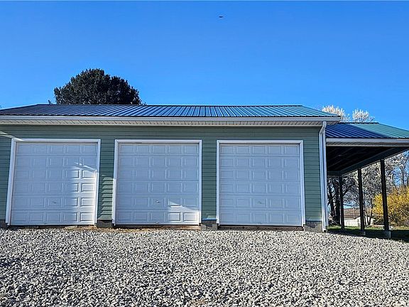 3rd image of 141 Orchard Dr