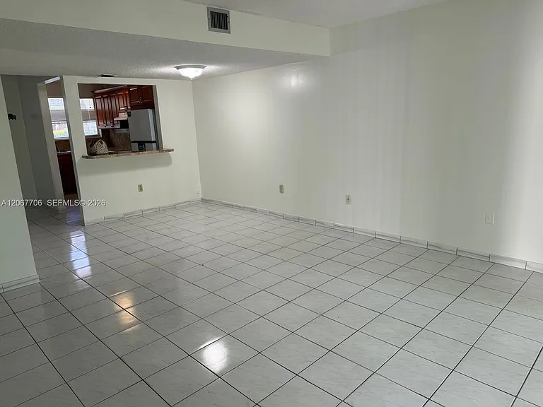 1916 SW 17th Ave #36 — Photo 4