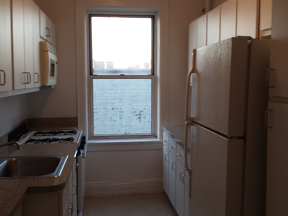 2nd image of 3989 51st St APT 2H