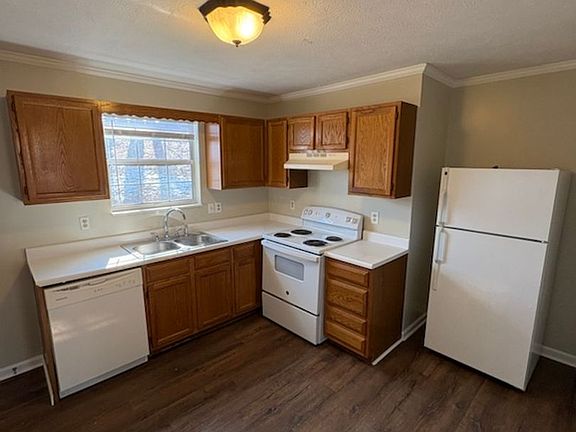 2nd image of 4051 Wynn St #4053