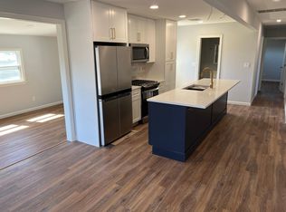 35 Russell Rd, Bridgeport, CT 06606