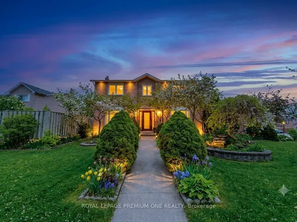 25 Sir Lancelot Ct, Caledon, ON L7E 1N3