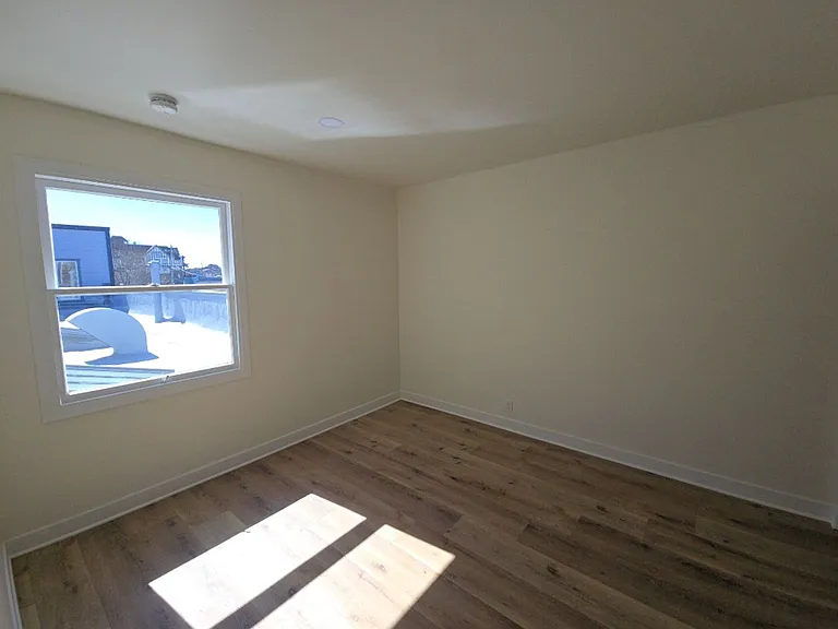 516 G St — Photo 13