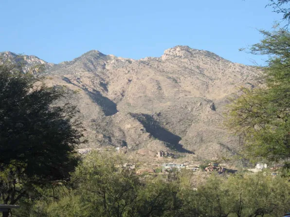 5855 N Kolb Rd, Tucson, AZ 85750