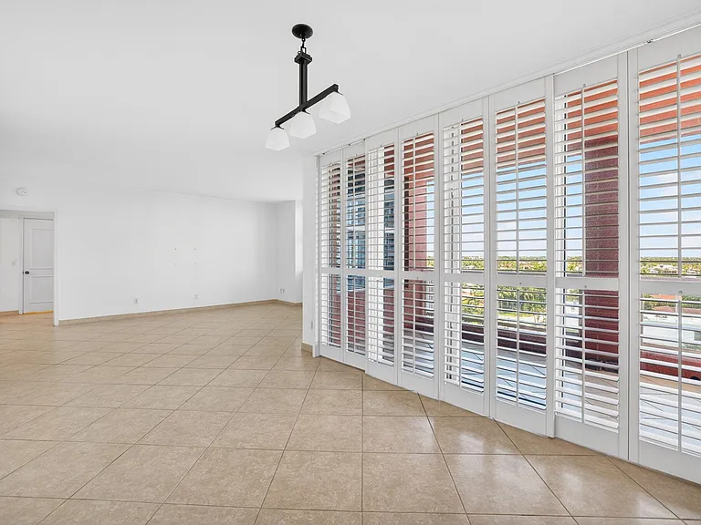 2100 N Ocean Blvd #8-B — Photo 11