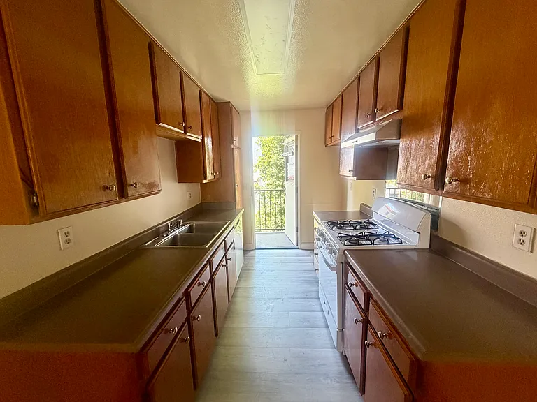 2101 Cedar Ave #A — Photo 6