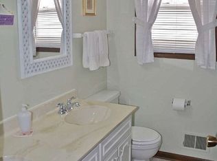 26 Sycamore Rd, Carmel, IN 46033