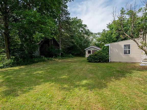 5th image of 13 Fairbanks Road