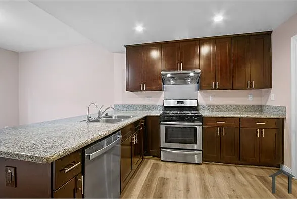 1452 S White Ave #5 — Photo 6