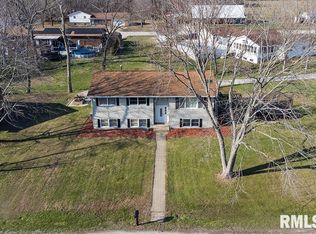 15047 N Colony Ln, Effingham, IL 62401