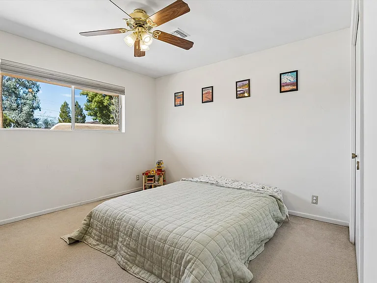 719 E Erie Dr — Photo 20