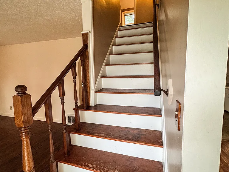 3105 E Cherry St — Photo 6
