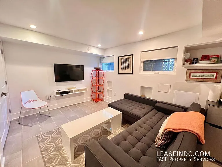 624 Lamont St NW — Photo 23
