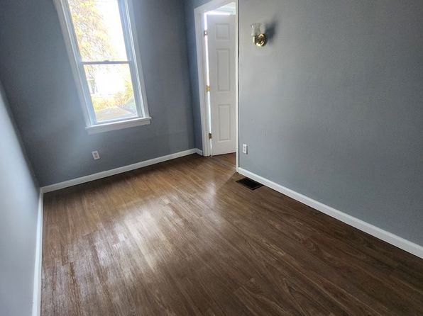 611 Schaaf Pl, Erie, PA 16503