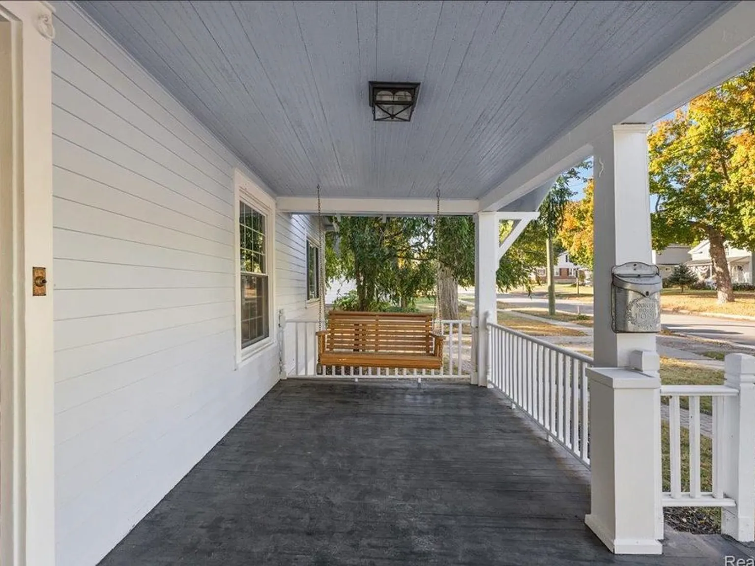 4 bed, 2200 sqft, $2,599 — Photo 3