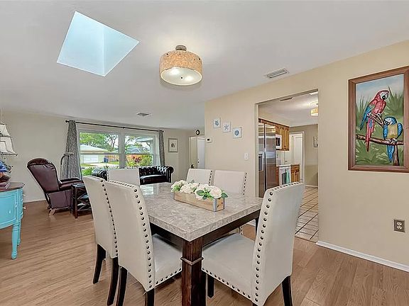 4th image of 1329 Nantucket Rd