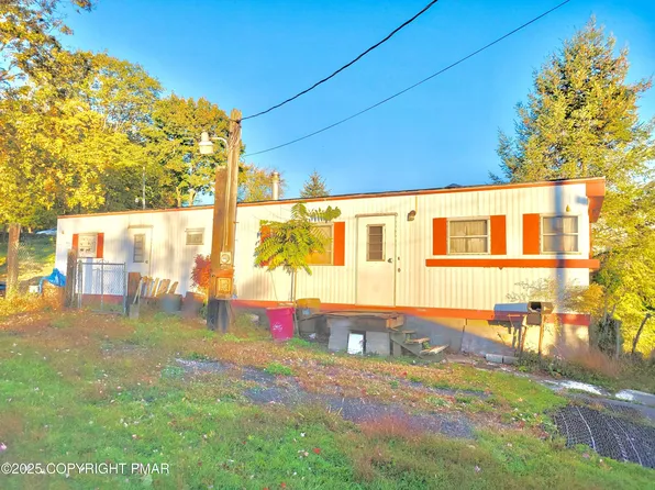 602 Shawnee St, Roseto, PA 18013