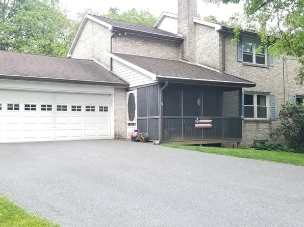 9 Montsera Rd, Carlisle, PA 17015