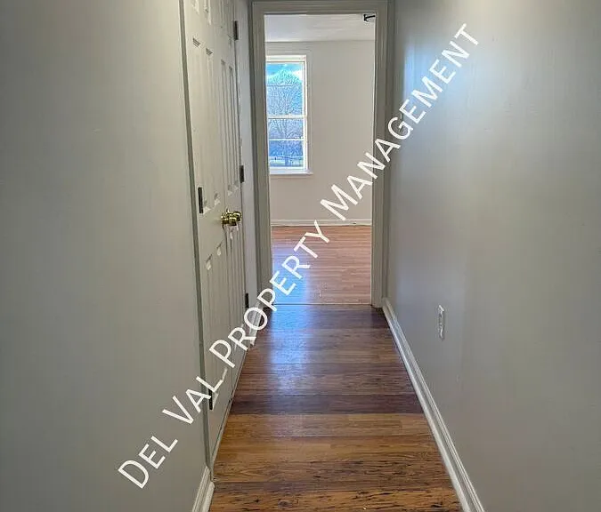 2427 N 10th St — Photo 9