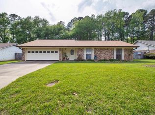 909 Victoria Dr, Longview, TX 75604