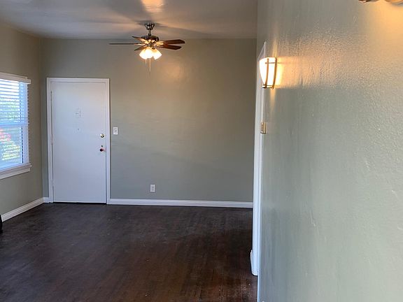 Large Living and dining room combo - Front door